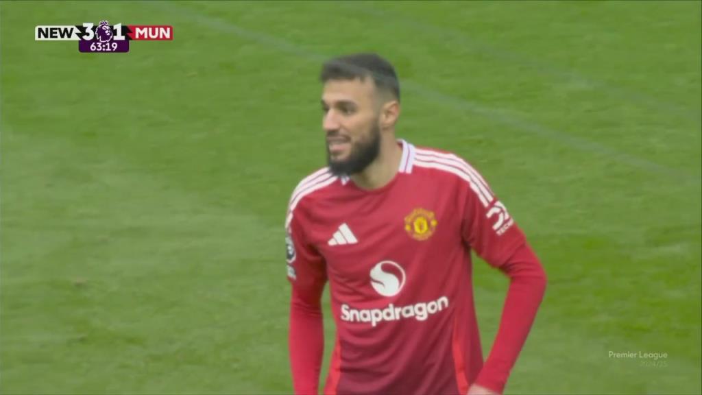 巨大失誤！馬茲拉維滑倒送大禮！巴恩斯斷球突進(jìn)推射得手！