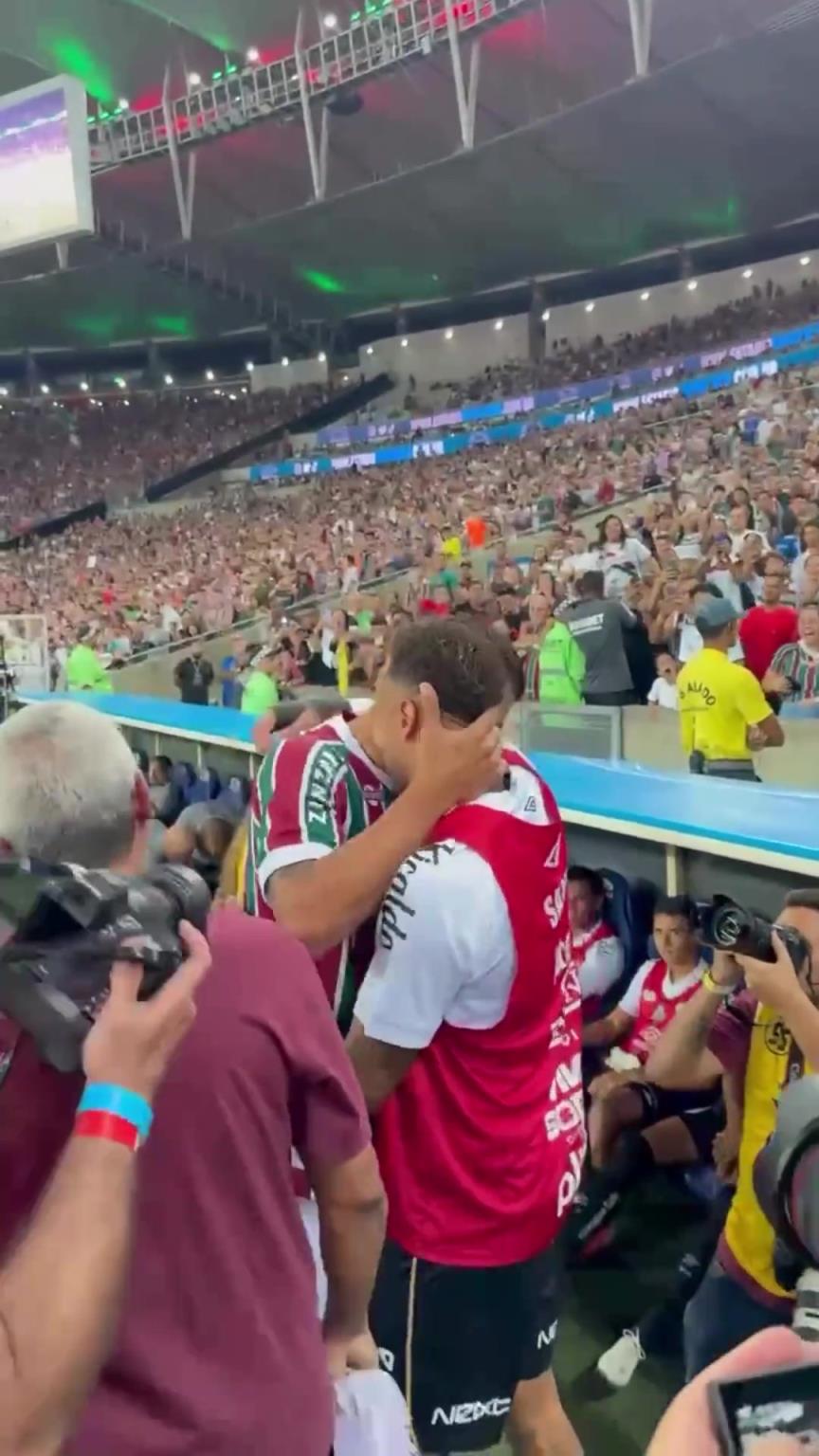 老友相見(jiàn)！內(nèi)馬爾賽前深情擁抱弟媳，當(dāng)時(shí)戰(zhàn)德國(guó)有這兩人的話…